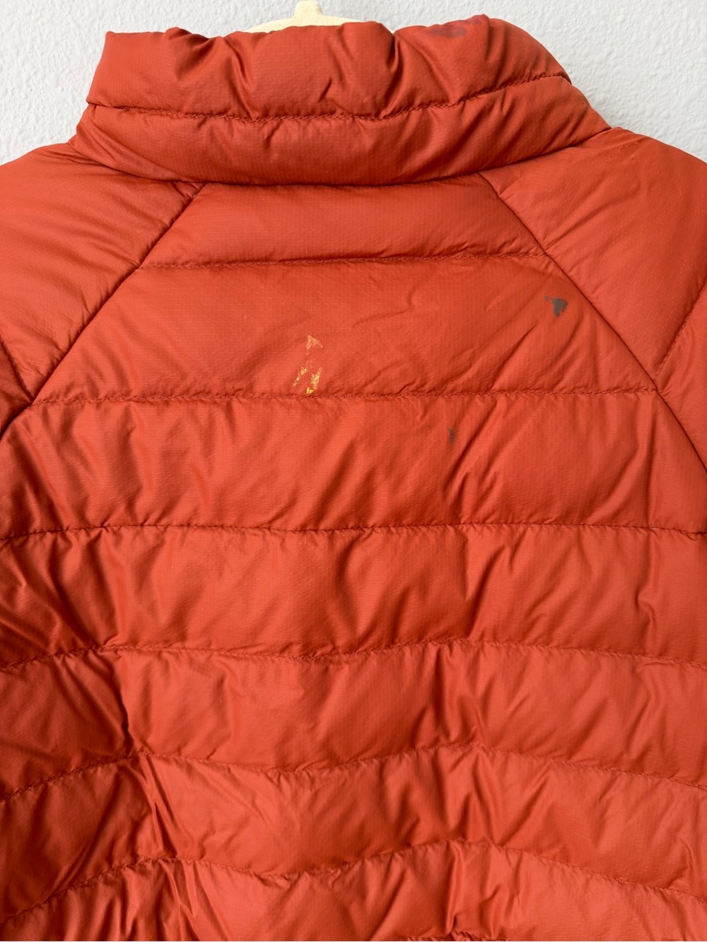 Patagonia Rust Orange Down Sweater Jacket Boys XS - Picture 4 of 9